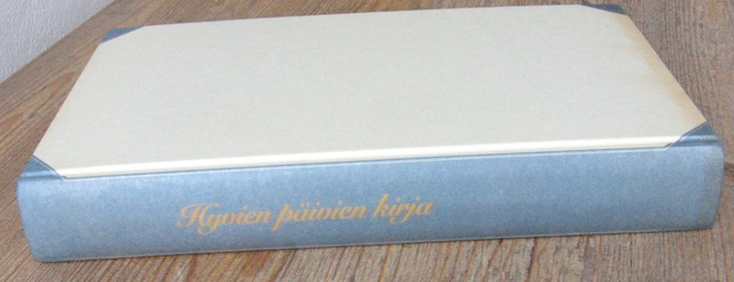 Salme Saure (t.): Hyvien päivien kirja, Otava 1993. 272 s.