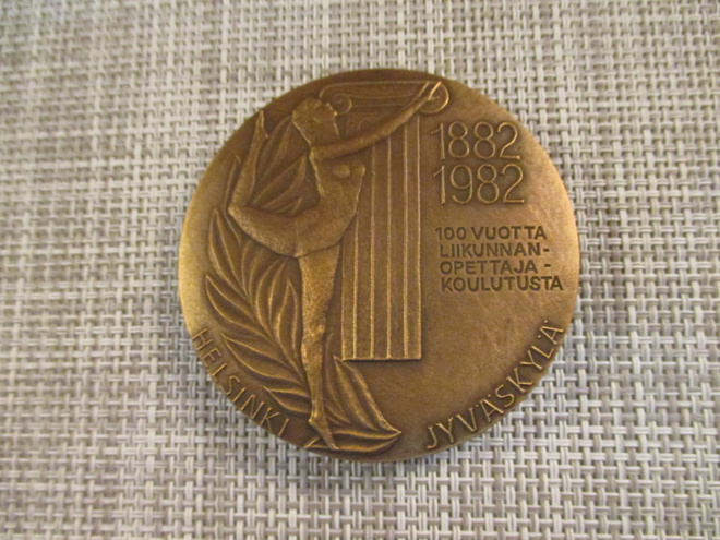 Jyväskylän Yliopisto mitali 1882-1982 .