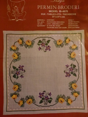 Ristipistomalli Kaunis kukkaliina Kelt. ja violettia  Permin