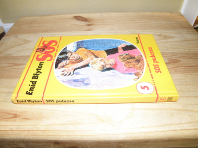 Enid Blyton SOS pulassa (sidottu)