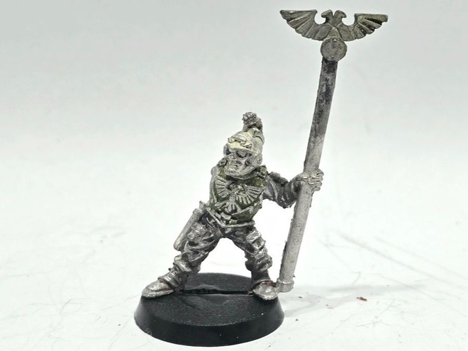 WH40K - Imperial Guard Orderly Standard Bearer (1988) [S162]