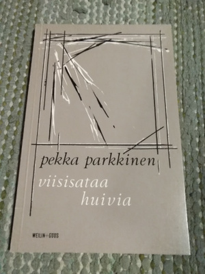 Pekka Parkkinen: Viisisataa huivia