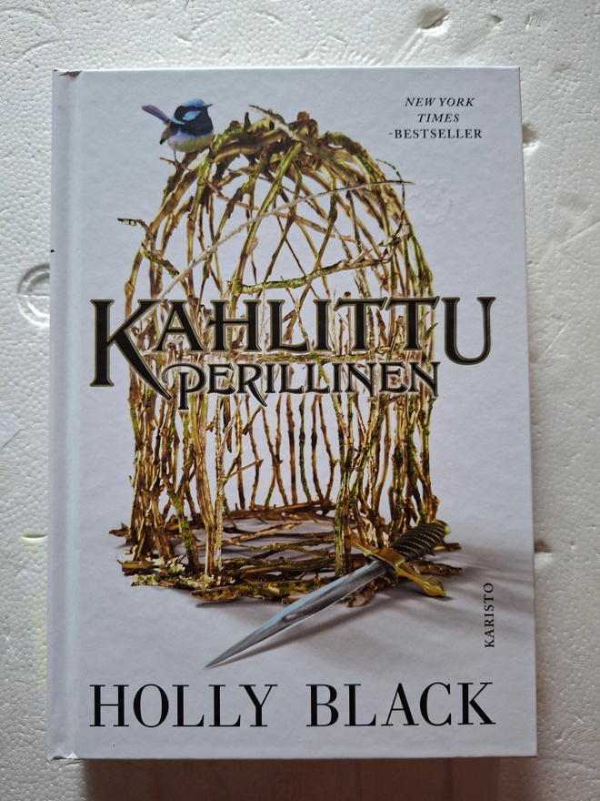 Black, Holly: Keijuvalta 1: Kahlittu perillinen