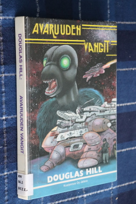 Douglas Hill : Avaruuden vangit ( 1.p. 1984 )
