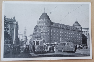 Helsinki, Hakaniemi, Arenan talo, raitiovaunu p. 1953 USA:n