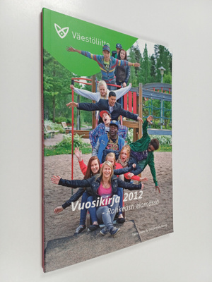 Rohkeasti elämässä : vuosikirja 2012