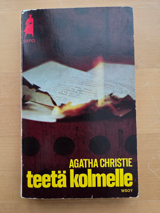 AGATHA CHRISTIE . TEETÄ KOLMELLE . NID .