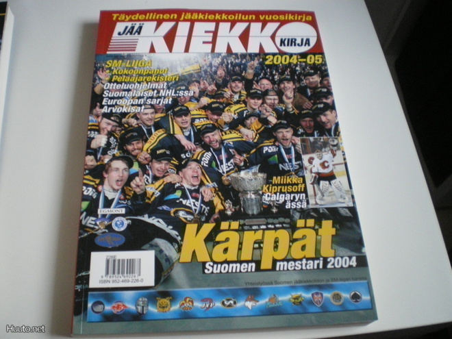 Jääkiekkokirja, vuosikirja 2004-2005, numero 44