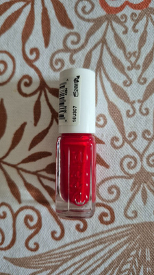 Essie kynsilakka 5 ml - 57 forever yummy