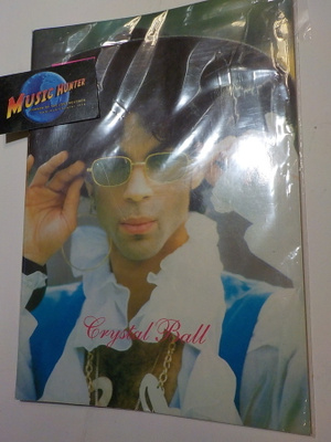 PRINCE CRYSTAL BALL KIERTUEKIRJA