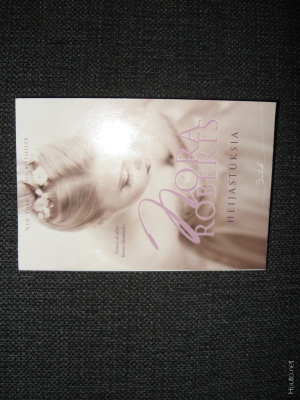 Nora Roberts*HEIJASTUKSIA v.2007 pokkari