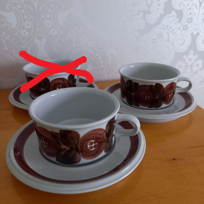 Arabia Rosmariini käsinmaalatut teekupit (Ulla Procope)