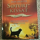 Erin Hunter : Keltahampaan salaisuus Soturikissat kovakantin - pikkukuva 1