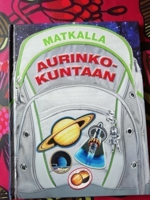 Matkalla Aurinkokuntaan - tietokirja lapsille