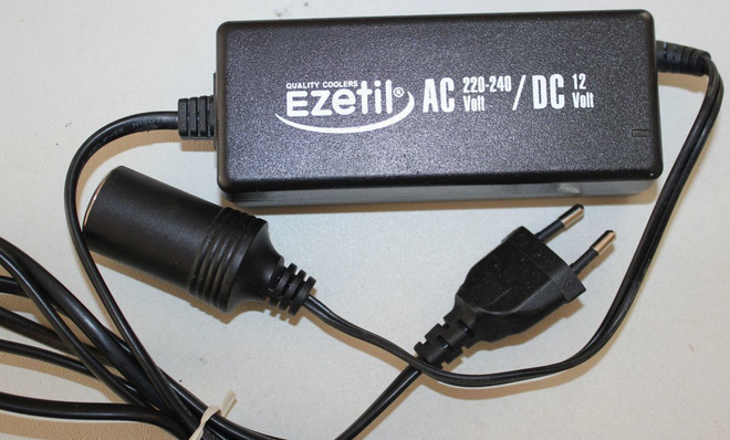 Virtalähde 220V > 12V tupakansytytin