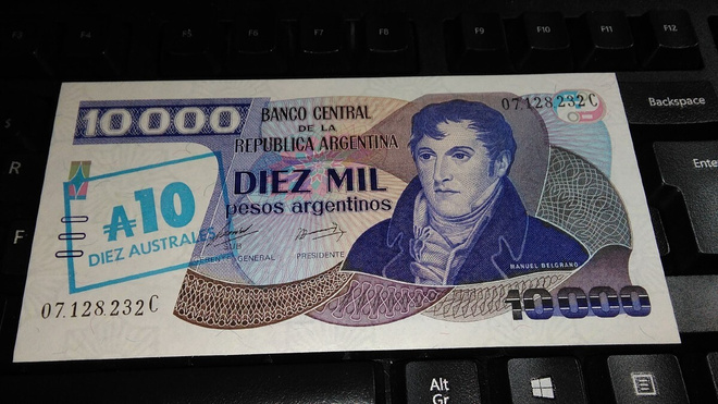 Argentiina 10000 Pesos / Australes P322 UNC