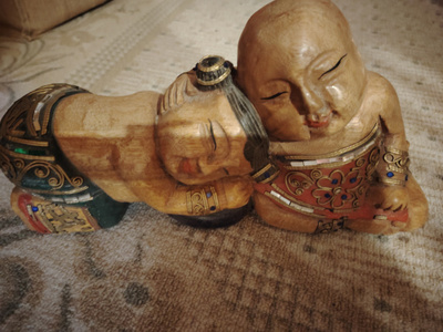 Puinen Buddha