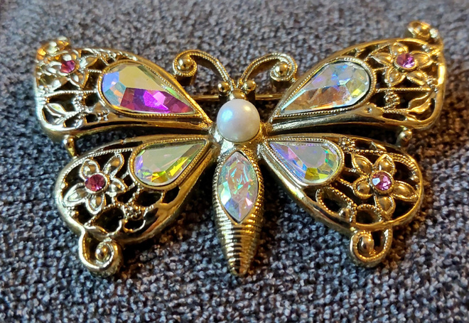 Vintage perhonen pukukoru 1928 Jewelry Company