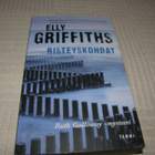 Elly Griffiths Risteyskohdat -pok - pikkukuva 1