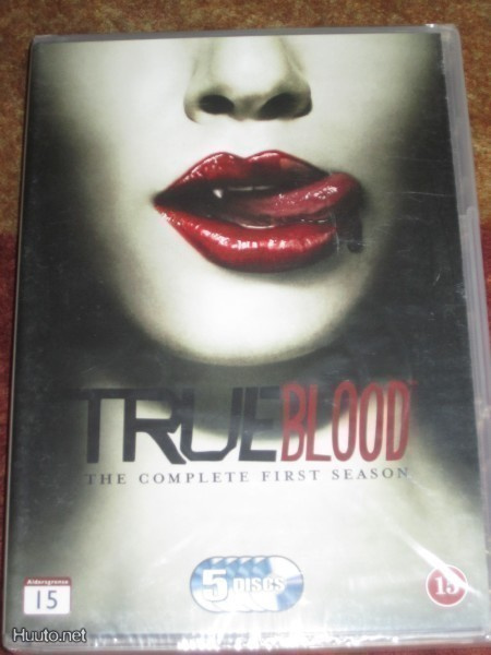 TRUE BLOOD - 1. KAUSI - 5DVD - muoveissa