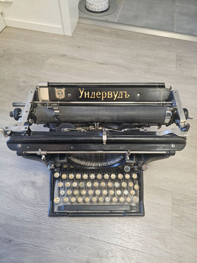 Vanha Underwood kirjoituskone