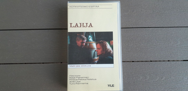VHS: Lahja (Kaija Pakarinen, O: Matti Ijäs 1997/2001)