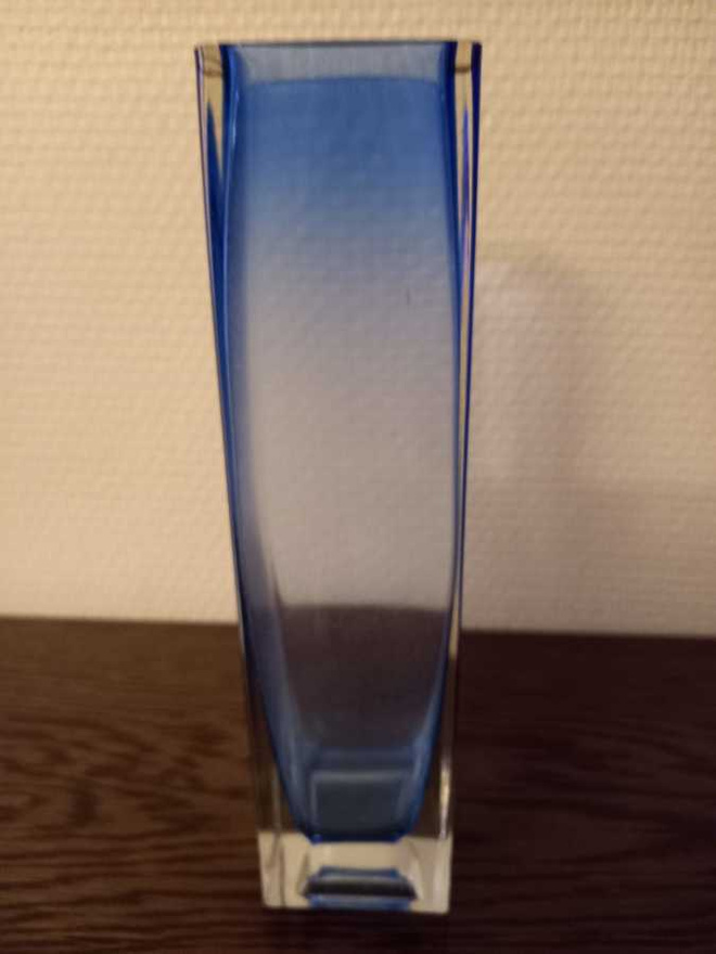 Sininen/kirkas maljakko