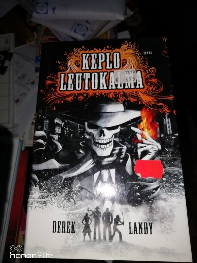 Derek Landy Keplo leutokalma kirjat