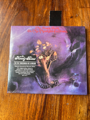 The Moody Blues - On The Threshold Of A Dream cd/sacd