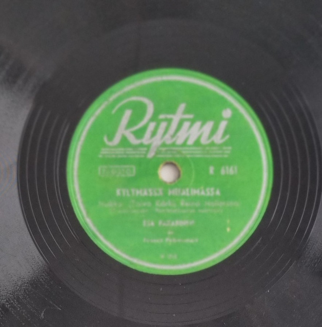 Savikiekko 1952 - Esa Pakarinen - Rytmi R 6161