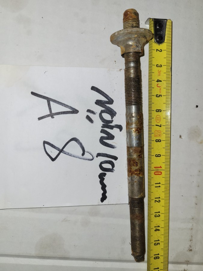Tunturi tai muu vanha mopo akseli 10mm