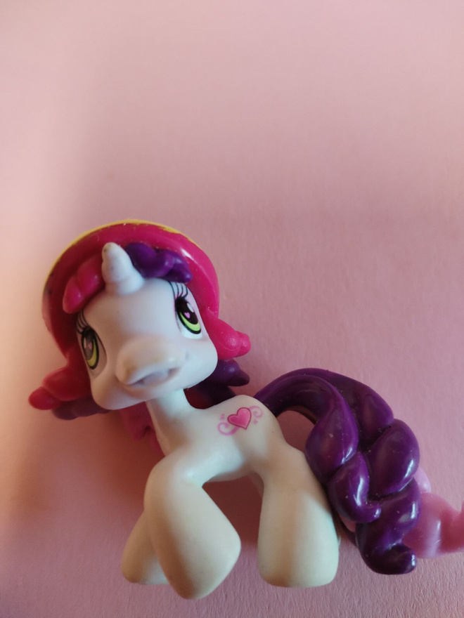 My little poni figuuri lelu,vanha,kuvat on.