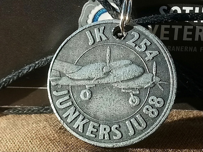Junkers merkki,pala aitoa Suomalaisten taistelijoiden pommik