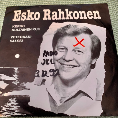 ESKO RAHKONEN: Kerro kultainen kuu * Veteraanivalssi *