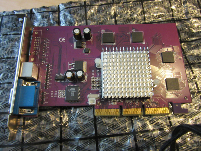 PNY GF4 MX440 AGP näytönohjain