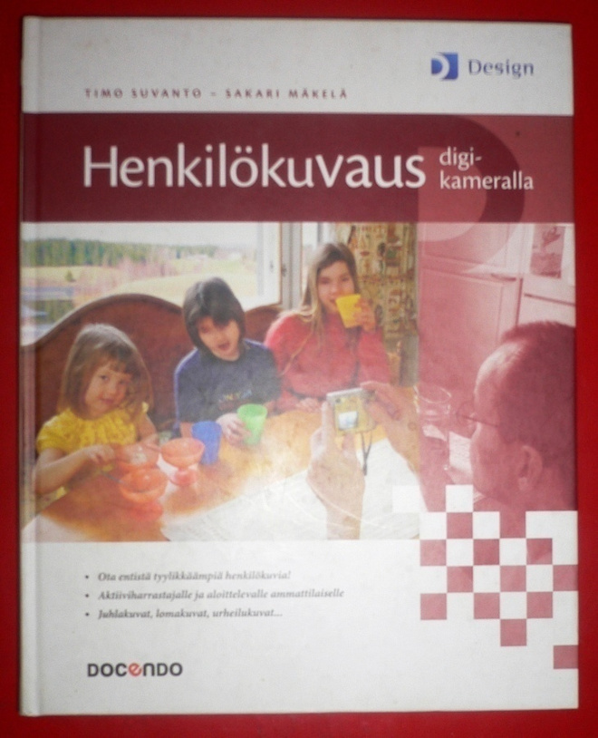 Timo Suvanto : Henkilökuvaus digikameralla 2004 1.p.  3