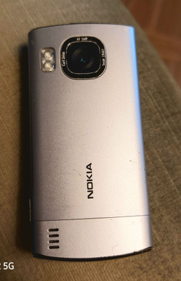 Nokia puhelin