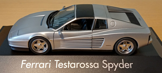 Herpa Ferrari Testarossa Spyder -pienoismalli