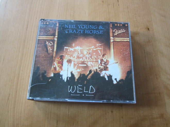Neil Young & Crazy horse . Weld 2 x CD + vihko + liite