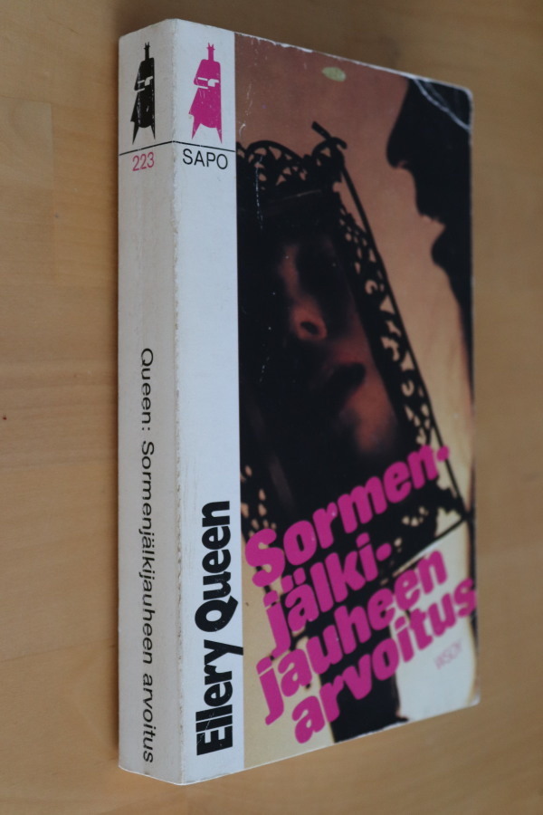 Ellery Queen : Sormenjälkijauheen arvoitus (SAPO 1.p.1978)