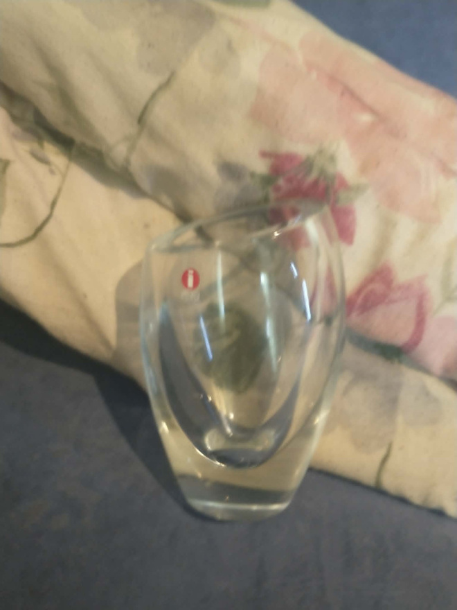 Taidelasi signeerattu Kerttu Nurminen Iittala