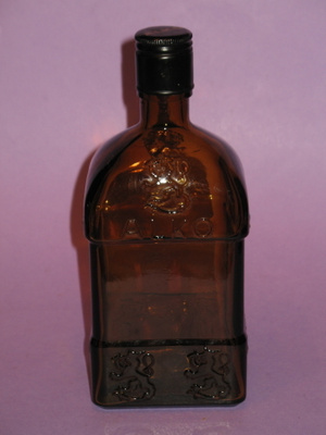 Karhulan lasi: Vanha ALKON LEIJONA WHISKYPULLO