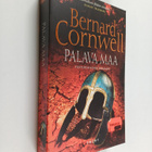 Bernard Cornwell : Palava maa : historiallinen romaani - pikkukuva 1