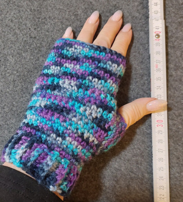 Alina´s Handmade käsityö ranteenlämmittimet moniväri
