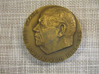 Veikko Eelis Pohjanpelto mitali 1898-1983 /Anja Juurikkala.