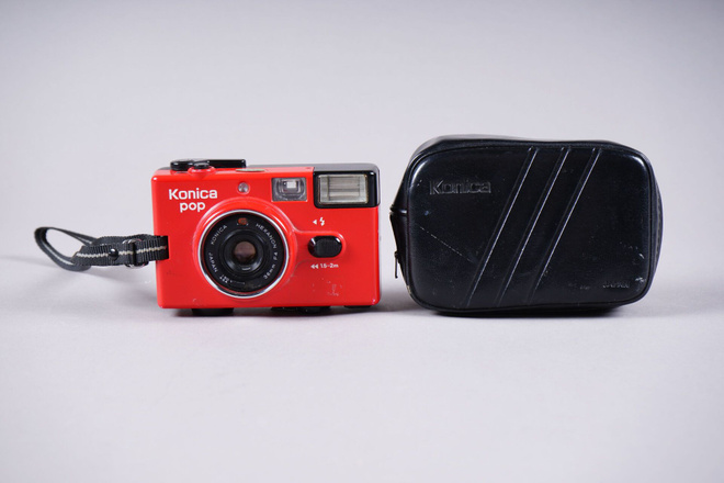036. Konica pop, filmikamera.