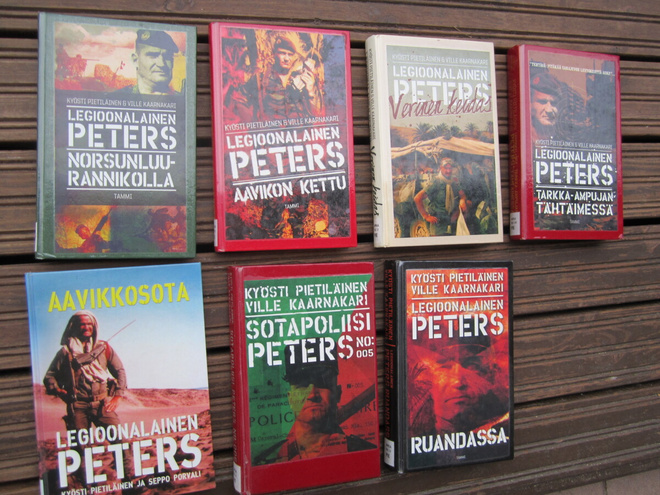 LEGIOONALAINEN PETERS 7 KIRJAA  KERRALLA