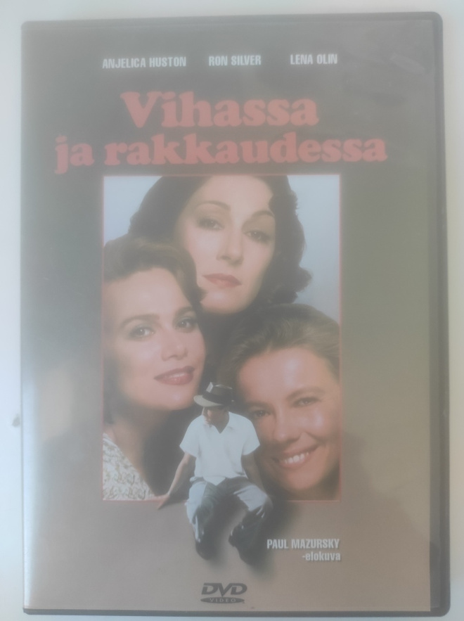 Vihassa ja rakkaudessa (Anjelica Huston)