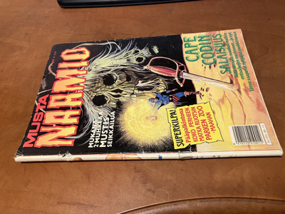 MUSTANAAMIO 12/1989