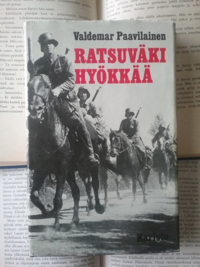 Valdemar Paavilainen - Ratsuväki hyökkää (sid.)